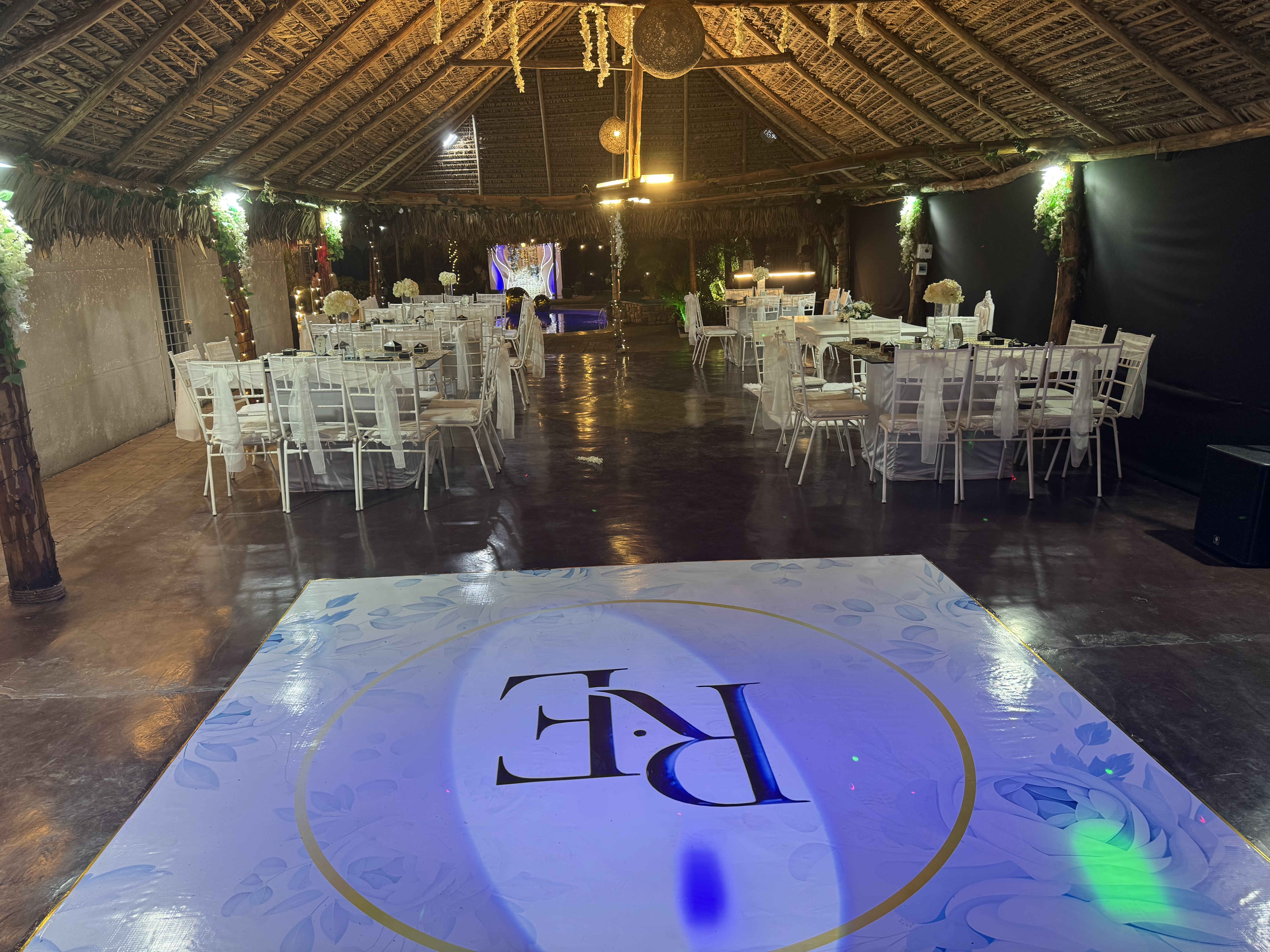 Platos servidos en evento de La Choza