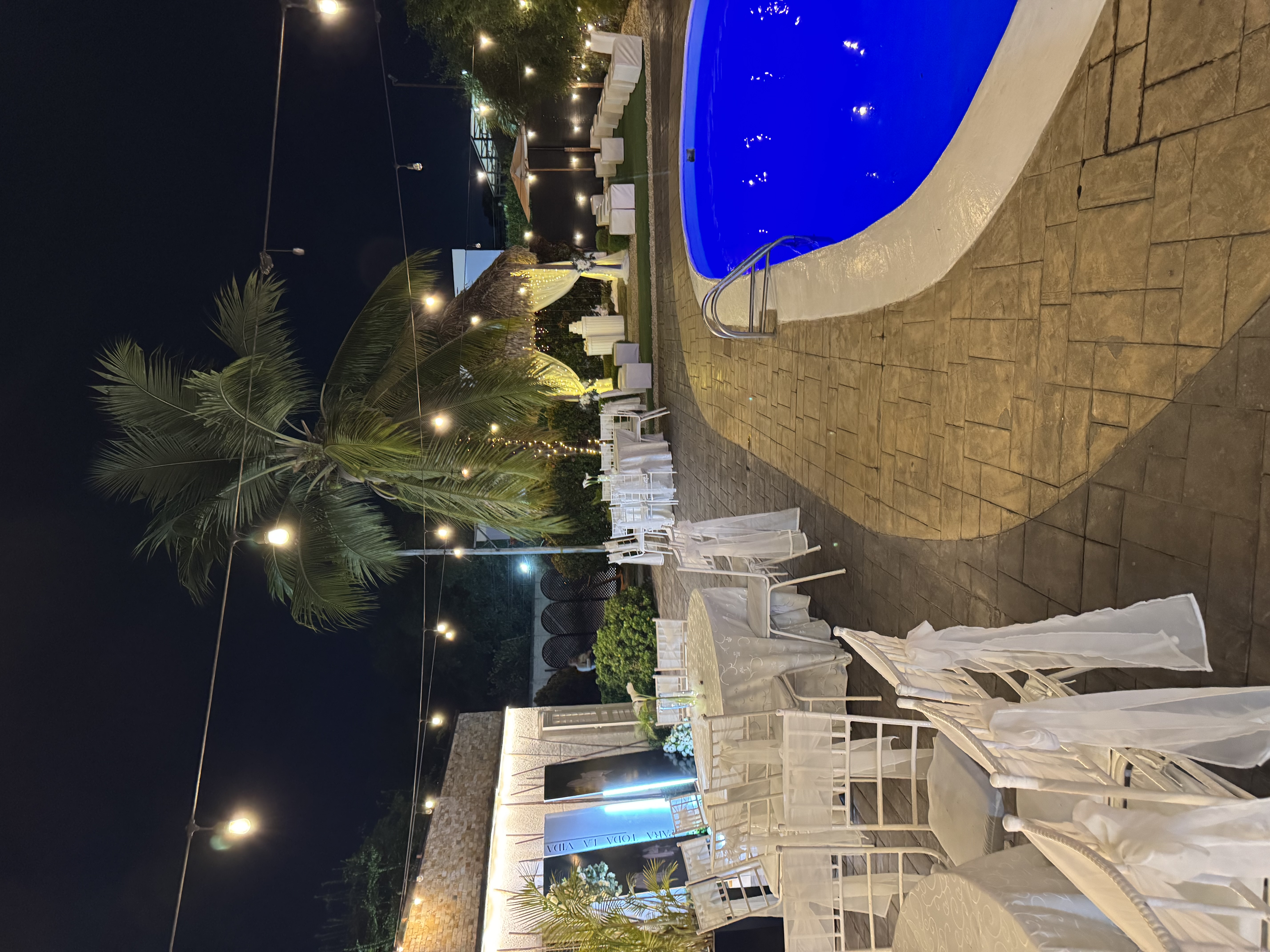 Equipo de sonido profesional de La Choza con luces LED